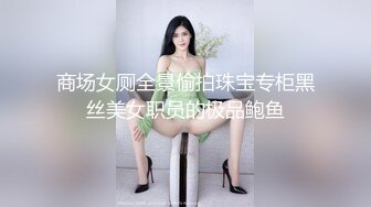   秃顶中年大叔幸福生活，两个嫩妹激情双飞，肉感身材无毛肥穴，操完一个再换另一个，后入骑乘爆插骚穴让人很羡慕