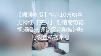 38E怪我咯新人高颜值紫发妹子跳蛋自慰诱惑，揉搓大奶脱掉内裤特写掰穴跳蛋震动毛毛浓密