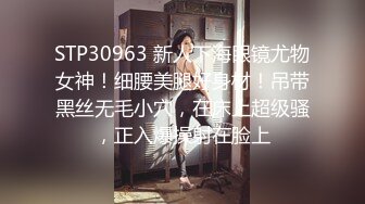 漂亮妹子上班时被拉到消防楼梯吃鸡吞精 外面人声嘈杂 貌似美眉表情有点不愿意