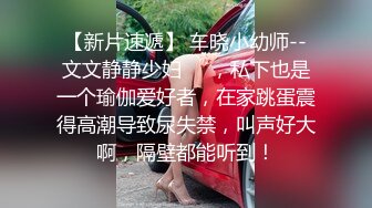 妈妈和女儿一起骚，丝袜情趣装诱惑全程露脸大秀，双头道具互相抽插浪荡呻吟