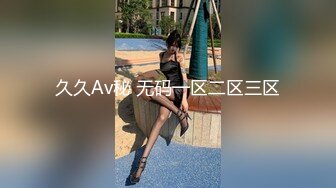   满背纹身萌萌哒双马尾美妞，无聊和炮友来一炮，特写深喉吸吮很卖力，主动上位骑乘