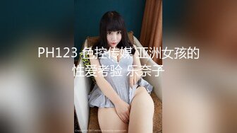 小蜜桃AMY甜美短发眼镜妹两女一男双飞，扣逼后入骑乘两个女的换着操，卫生间口交沙发骑坐