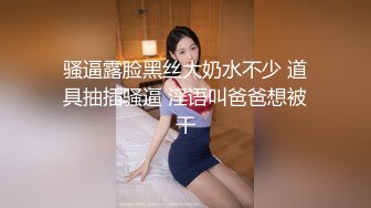 【新片速遞】  酒店和韵味十足的美少妇熟女，被金链子大叔推到操逼，舔穴，无套啪啪