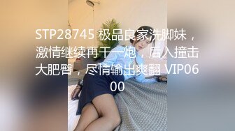 苗条贫乳小美女，把嘴当成小穴狂怼