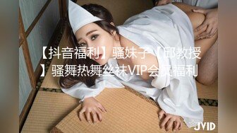 【自整理】Hot_wife_Vika 淫荡的妻子勾引她的网球教练 在草堆里和陌生人做爱   【NV】 (25)